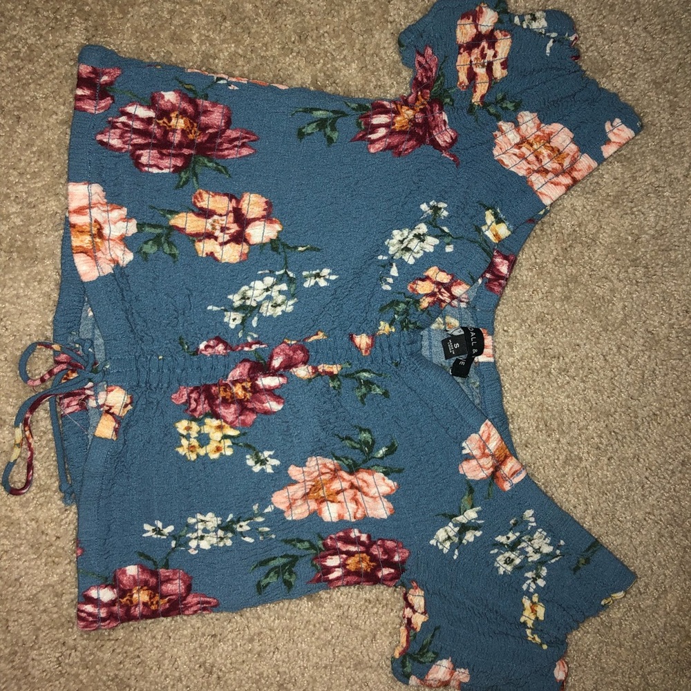 Kendall & Kylie Blue Flower Ribbed Crop Top